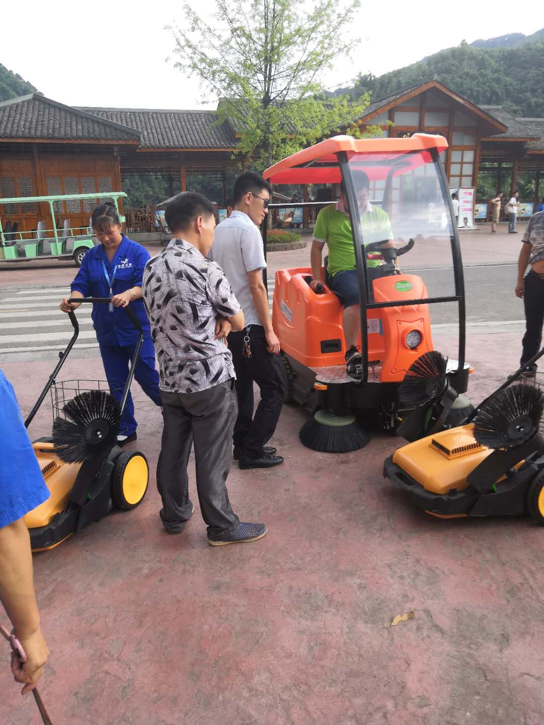 湖南驾驶式扫地机怎么样