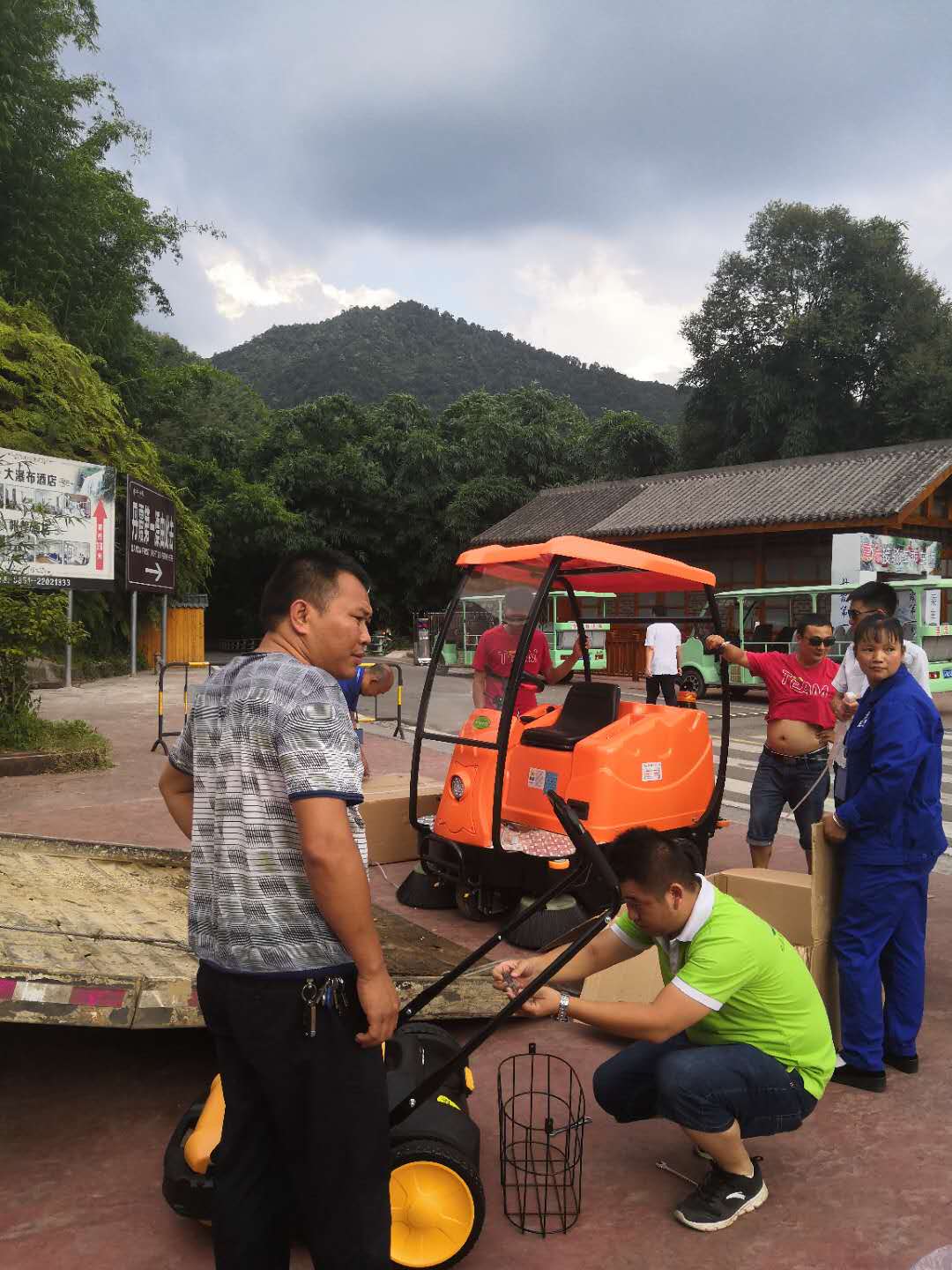 驾驶式湖南扫地机的发展